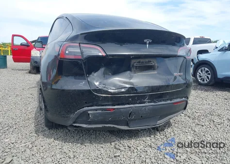2022 Tesla Model Y Performance Dual Motor All-Wheel Drive z USA, uszkodzony, nr VIN 7SAYGDEF5NF546680